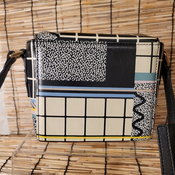 Rare & Other Stories Women's Bold Graphic Leather Crossbody Bag - Picture 3 of 6